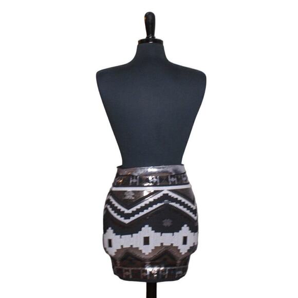 Express Mini Skirt Tribal Sequin Print Black White Silver Size XS - Picture 2 of 5